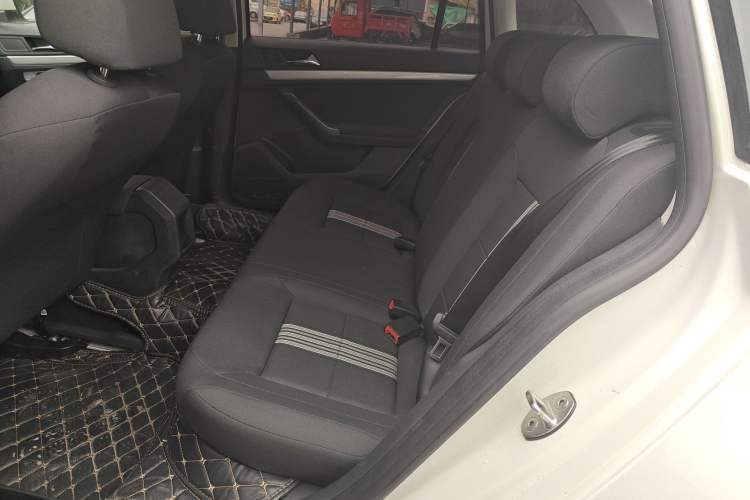 Used Volkswagen Gran Lavida 2017 1.6L Automatic Fashion Edition
