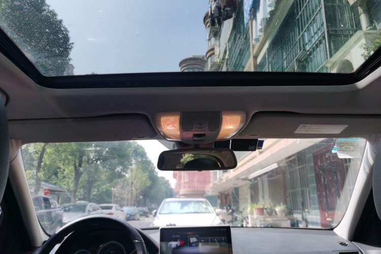 Used Mercedes-Benz C-Class 2010 C 180K Classic model