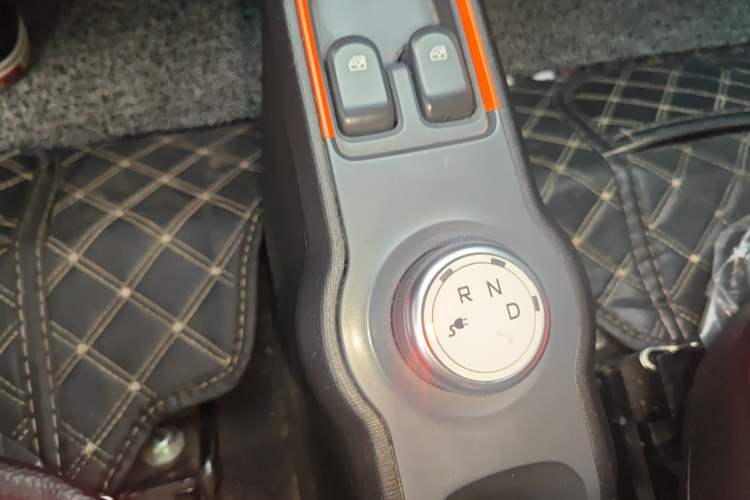 Used Baojun E100 2019 250KM Smart Drive Edition Gear Lever