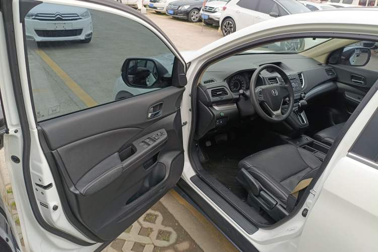 Used Honda CR-V 2015 2.0L two-wheel drive Fashion Edition Driver Seat