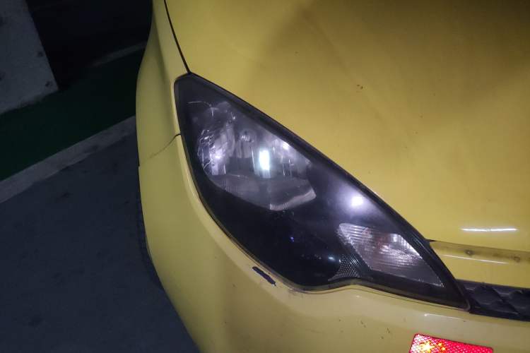 Used MG 3 2011 1.5L AMT Elite Edition Right Front Headlight