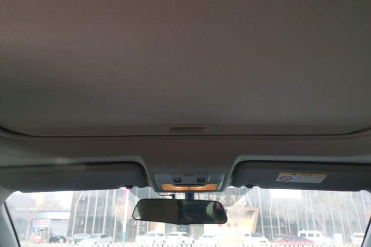 Used Toyota RAV4 2019 2.0L CVT Two-Wheel Drive Luxury Version China VI Standard