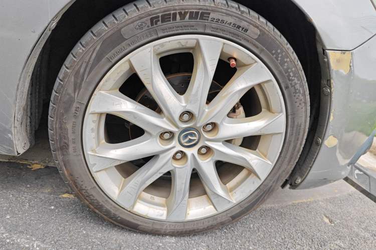 Used Mazda 3 Axela 2014 Hatchback 2.0L Automatic Flagship Model Right Front Wheel Hub