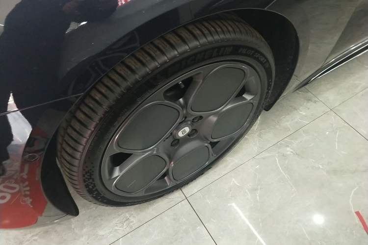 Used Xiaomi Auto SU7 2024 Rear-Drive Standard Founder Edition
