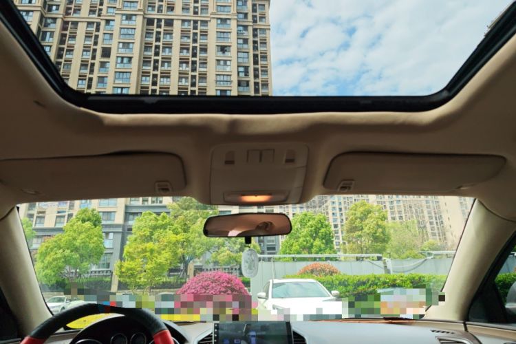 Used Buick Regal 2011 2.4L SIDI Comfort Edition Headliner