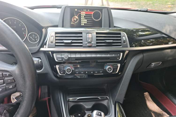 Used BMW 3 Series 2017 320Li Fashion Model Audio And AC Panel