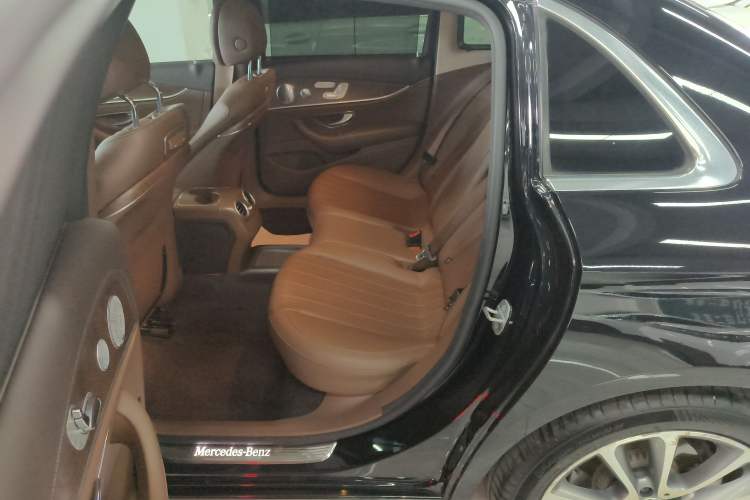 Used Mercedes-Benz E-Class 2018 Facelift E 300 L Luxury Edition
