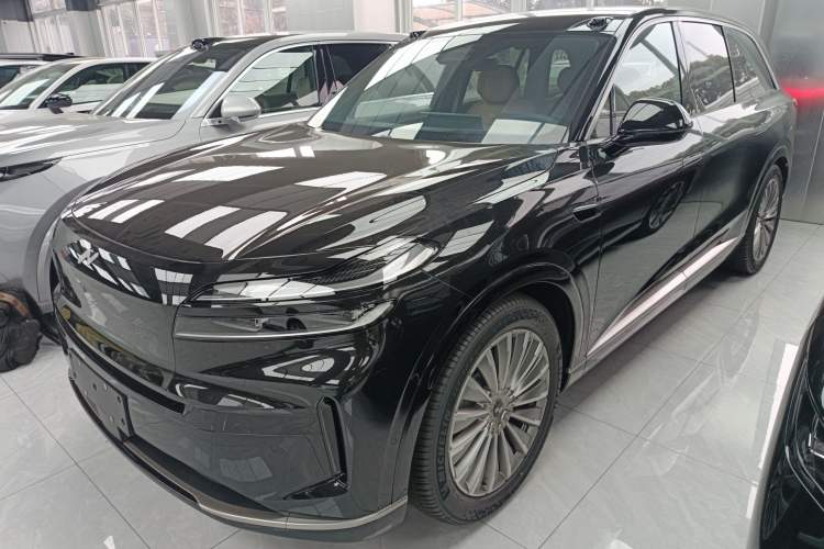 Used ONVO Luxeed L90 2025 Model—Max Six-Seater Version
