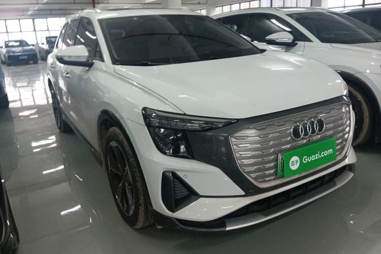 Used Audi Q5 e-tron 2023 40 e-tron Starry Edition Luxury Package Front Right 45 Deg