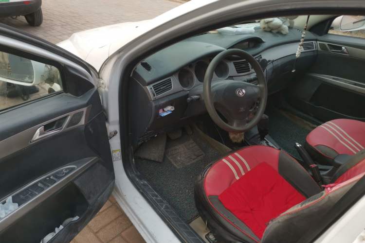 Used Dongfeng Aeolus H30 2010 1.6L Automatic ZunYa Trim