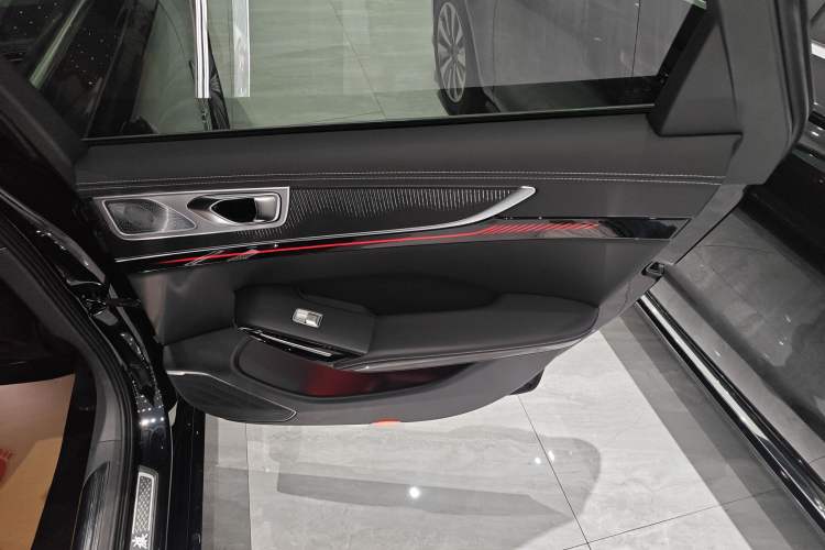 Used Hongqi H9 2025 2.0T Two-Wheel Drive Flagship Luxury Business Edition 5 Seats
