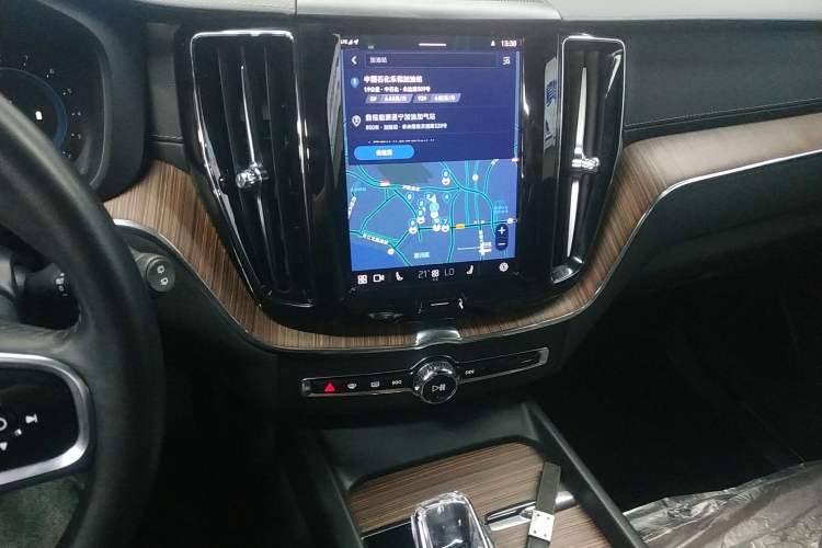 Used Volvo XC60 2022 B5 4x4 Smart Luxury Edition