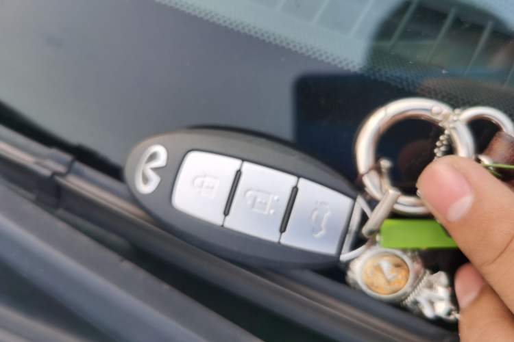 Used Infiniti Q50L 2015 2.0T Comfort Edition Vehicle Key