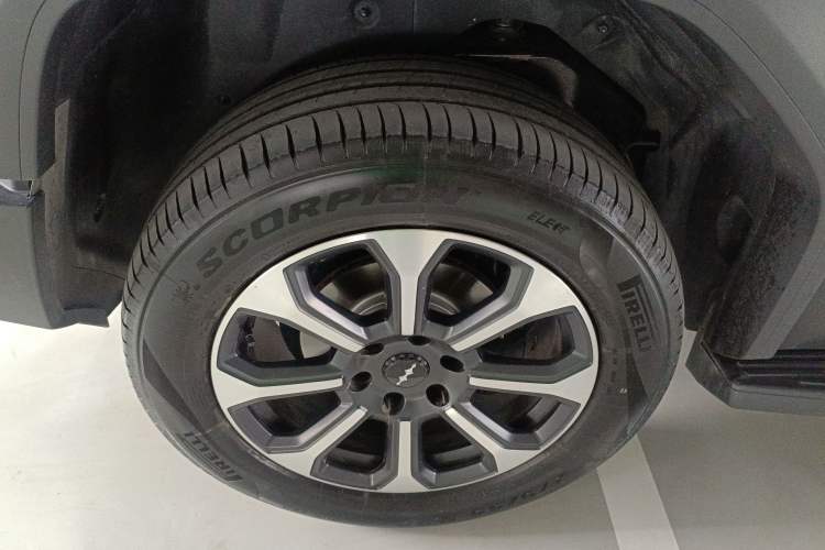 Used Formula Leopard Leopard 5 2023 Navigator Edition
