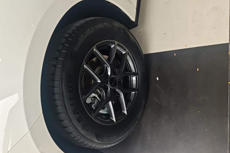 Used BYD Seal 06 New Energy 2024 DM-i 80KM Luxury Model Left Front Wheel Hub