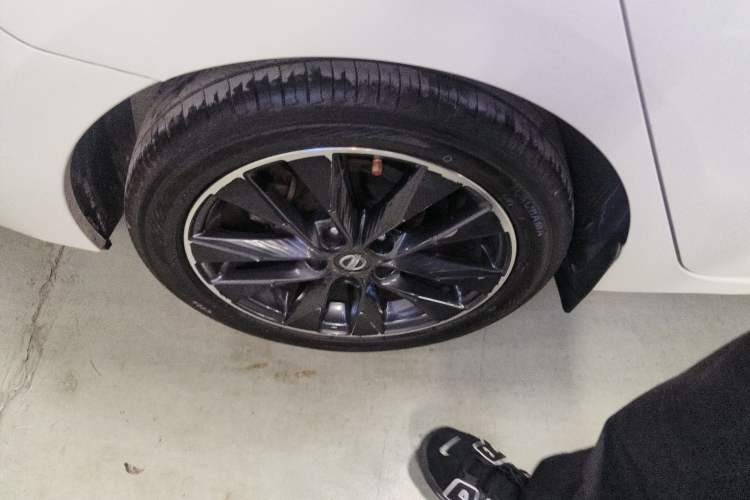 Used Nissan Lannia 2016 1.6L CVT Smart Cool Edition Exterior 5