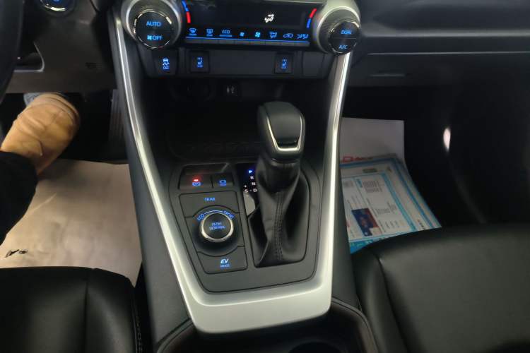 Used Toyota RAV4 2020 Dual-Engine 2.5L E-CVT 4x4 Elite PLUS Edition