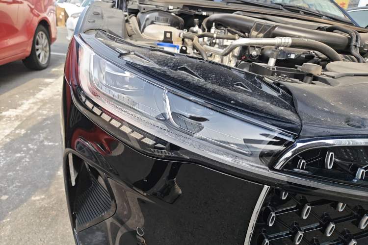 Used Lincoln Z 2025 2.0T Prestige Edition Right Front Headlight