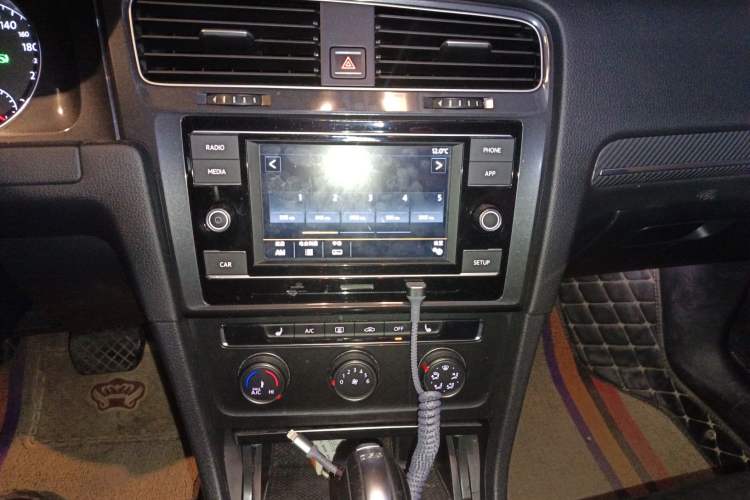 Used Volkswagen Golf 2018 230TSI Automatic Luxury Version
