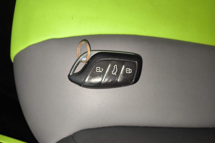 Used Roewe Clever 2021 302 km New Four-Seater Super-Efficient Version