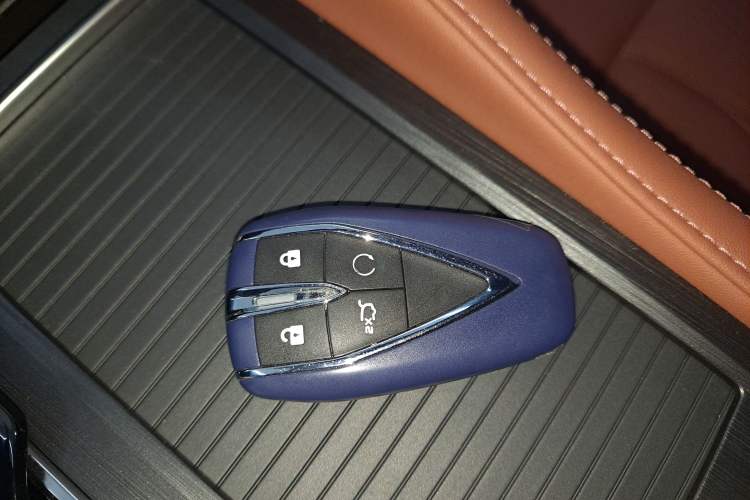 Used Changan CS75 PLUS 2024 3rd Generation Champion Edition 2.0T Intelligent Drive Performance Model
