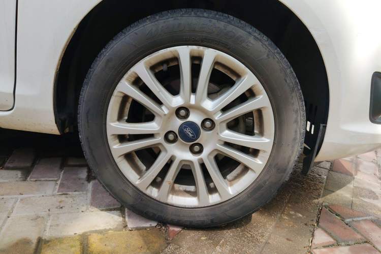 Used Ford Fiesta 2013 Hatchback 1.5L Automatic Prestige Model Right Front Wheel Hub