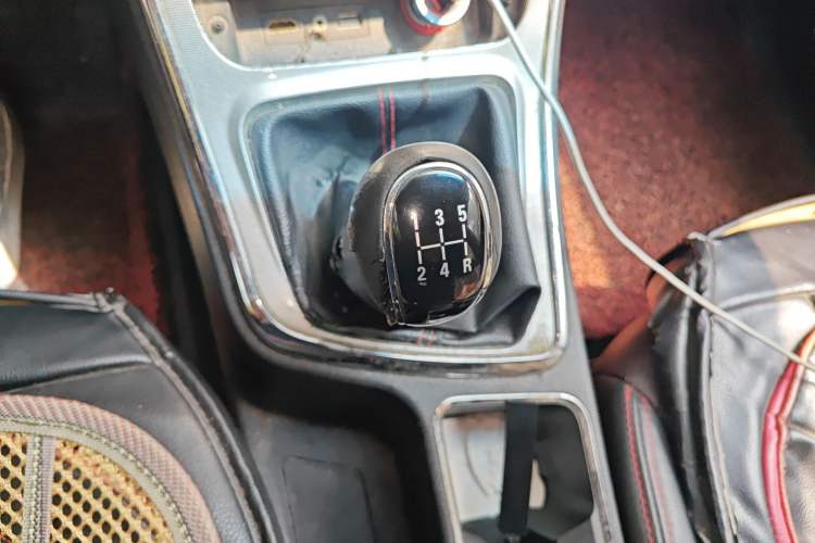 Used Baojun 560 2015 1.8L manual luxury version Gear Lever