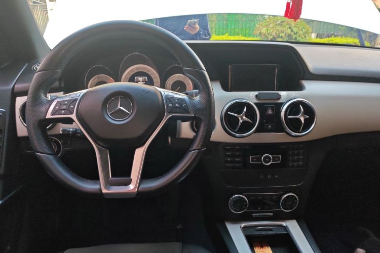 Used Mercedes-Benz GLK-Class 2015 GLK 260 4MATIC Dynamic Edition Ultimate Version
