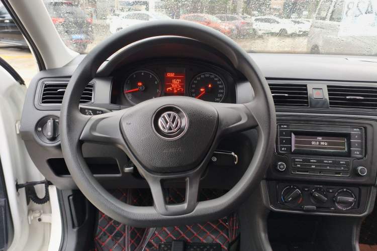 Used Volkswagen Santana 2016 1.6L Manual Fashion Edition Steering Wheel