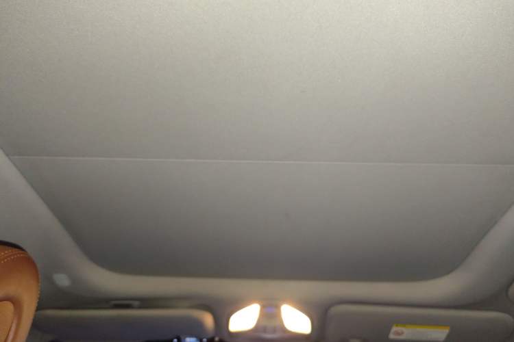 Used Hyundai Santa Fe 2013 Revised Version 2.4L Automatic All-Wheel Drive Luxury Trim