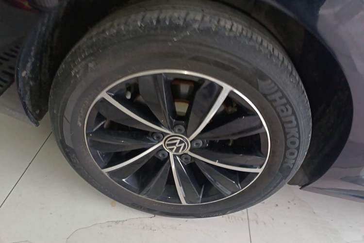 Used Volkswagen Passat 2021 330TSI Elite Edition Right Rear Wheel Hub