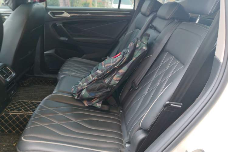 Used Volkswagen Tiguan L 2022 330TSI Automatic Two-Wheel Drive Smart Edition Left Rear Seat