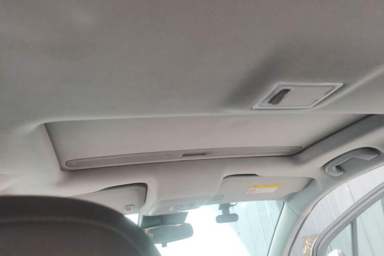 Used Chevrolet Trax 2017 1.4T Automatic Two-Wheel Drive Luxury Version Headliner