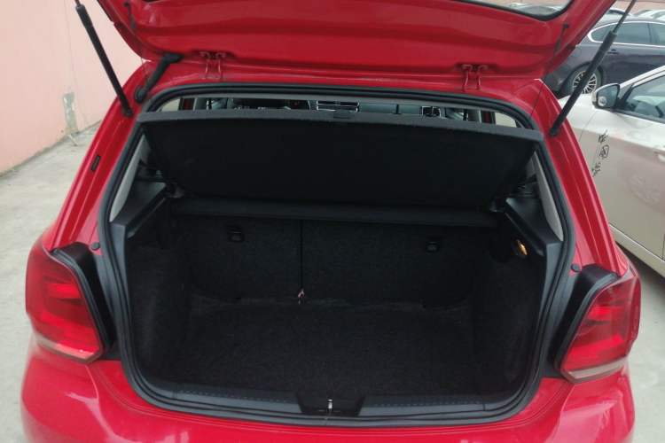 Used Volkswagen Polo 2014 1.6L Automatic Luxury Edition
