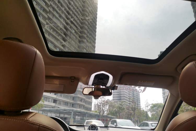 Used Zotye SR9 2017 2.0T Automatic Ultimate Edition Headliner