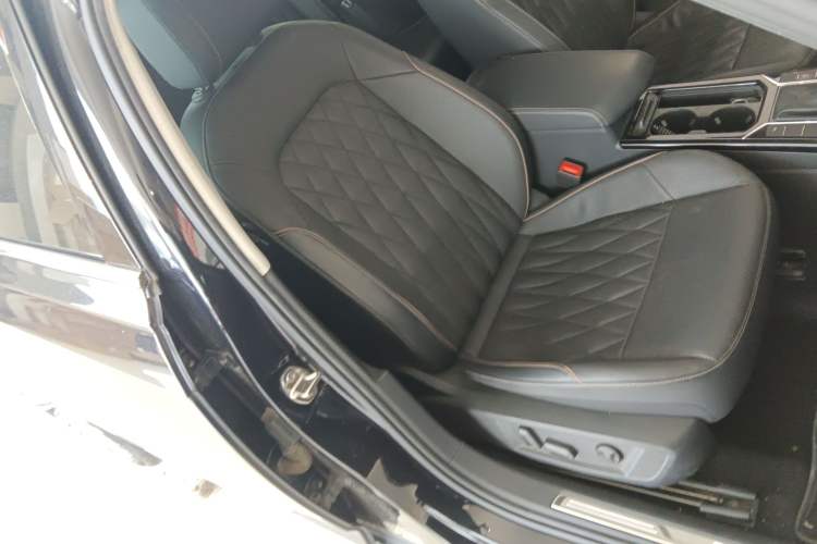 Used Volkswagen Passat 2019 330TSI Luxury Edition China VI Standard