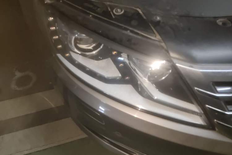 Used Volkswagen FAW-Volkswagen CC 2013 2.0 TSI Ultimate Model Right Front Headlight