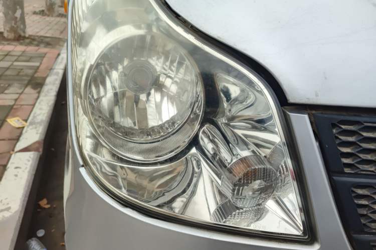 Used FAW Jiabao V70 II 2012 1.0L Standard Version