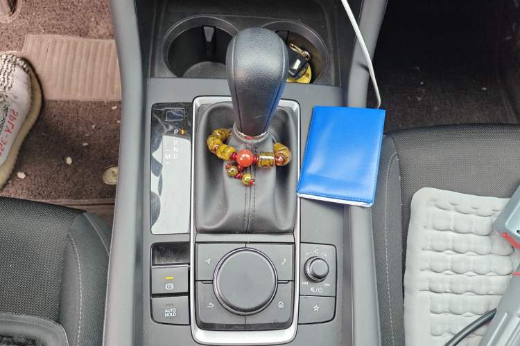 Used Mazda 3 Axela 2023 2.0L Automatic Zhiqing Edition Gear Lever