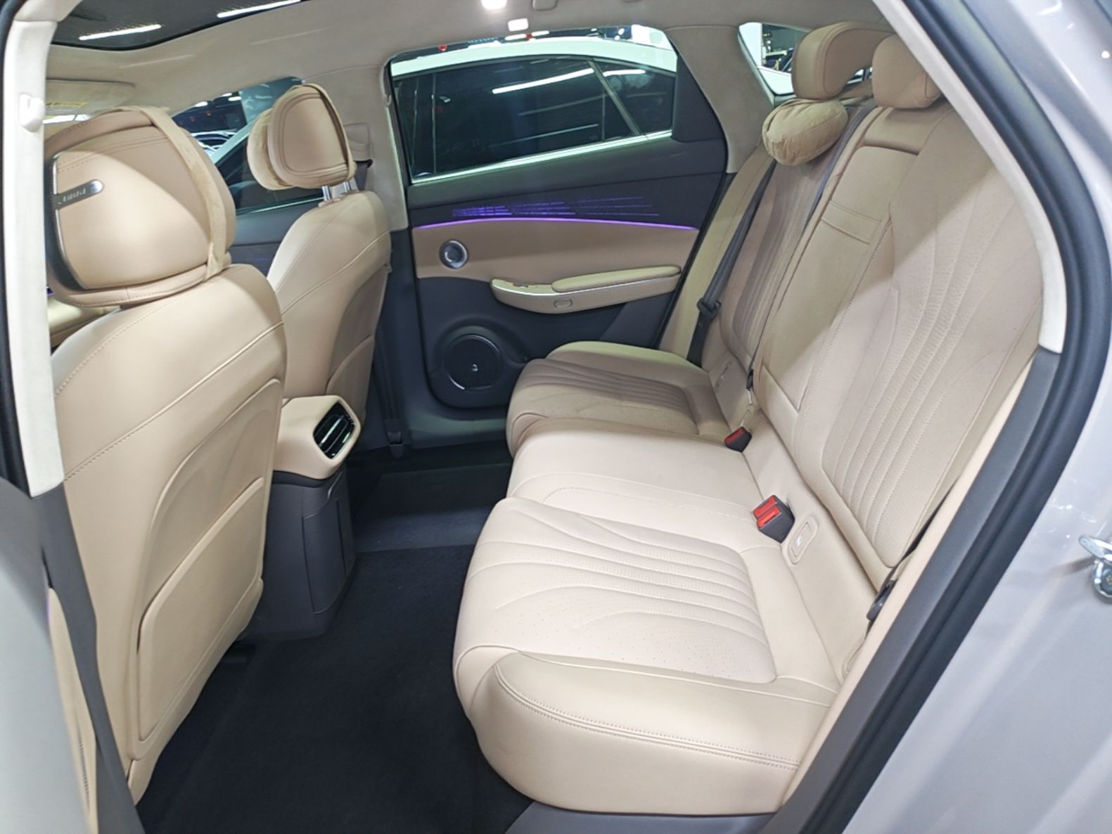 Hongqi H7 PHEV 2026 Model 210 Four-Wheel Drive Intelligent Hybrid — снимка 20