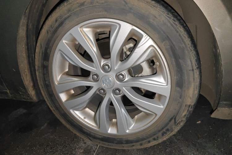 Used Buick GT 2021 Revised Version Flagship 1.5L Automatic Elite Edition Right Front Wheel Hub