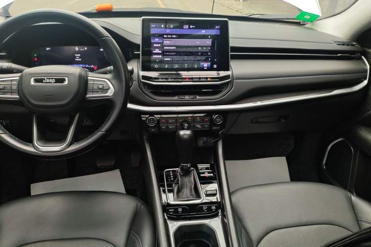 Used Jeep Compass 2021 220T Automatic Four-Wheel Drive Elite Edition Audio And AC Panel