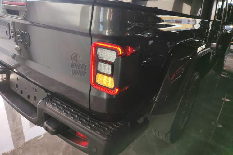 Used Jeep Gladiator 2022 3.6L Pioneer Edition