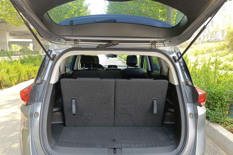 Used Chevrolet Orlando 2018 Redline 530T Automatic Enjoyment Edition (5+2 Model) – China V Standard Trunk