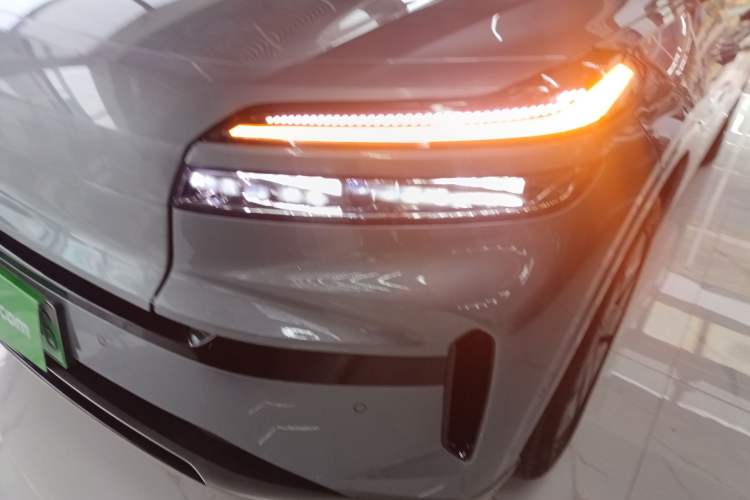 Used ONVO Luxeed L90 2025 Model—Max Six-Seater Version