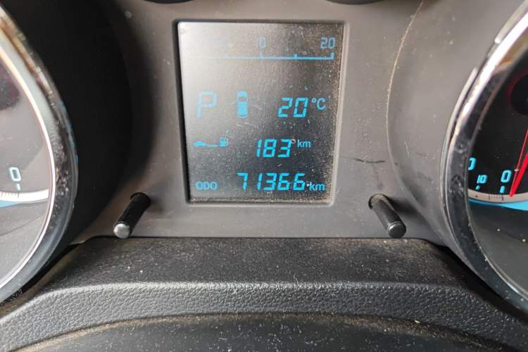 Used CHANGAN CS35 2012 1.6L Automatic Luxury Version China IV Standard Odometer Close Up