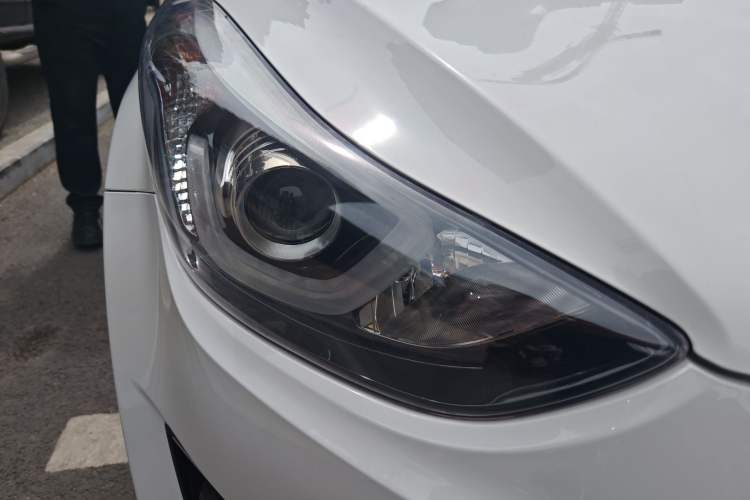 Used Hyundai Elantra (5th Generation / Langdong) 2016 1.6L Automatic Prestige Model Right Front Headlight