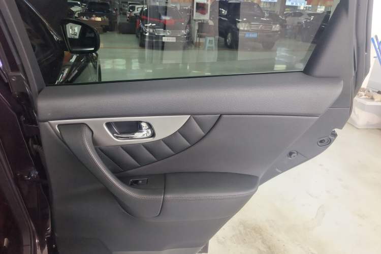 Used Infiniti QX70 2013 3.7L Standard Edition