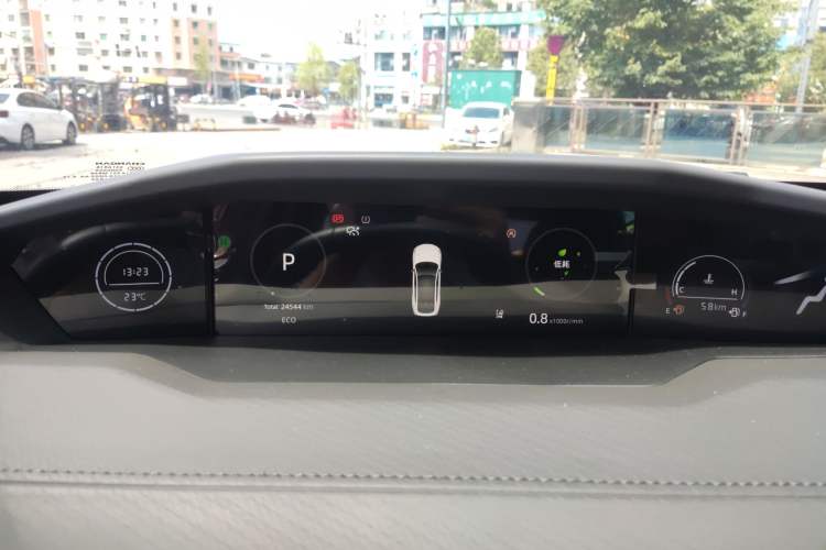 Used CHANGAN UNI-V 2023 1.5T Prestige Model
