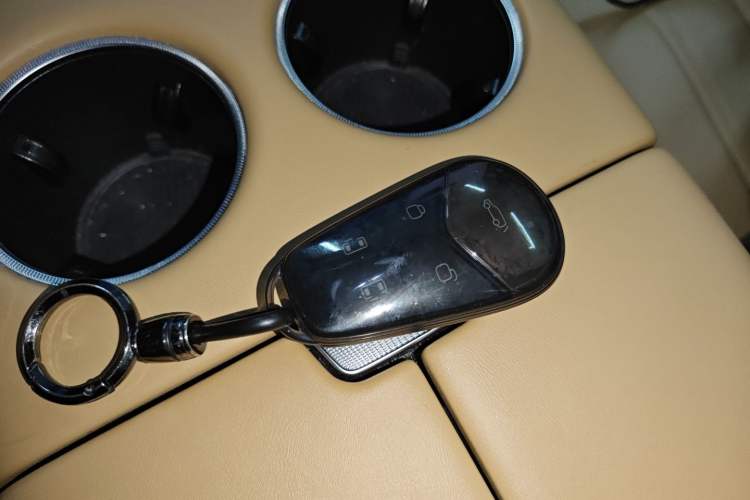 Used VOYAH Dream 2025 PHEV Four-Wheel Drive Excellence Kunpeng Edition
